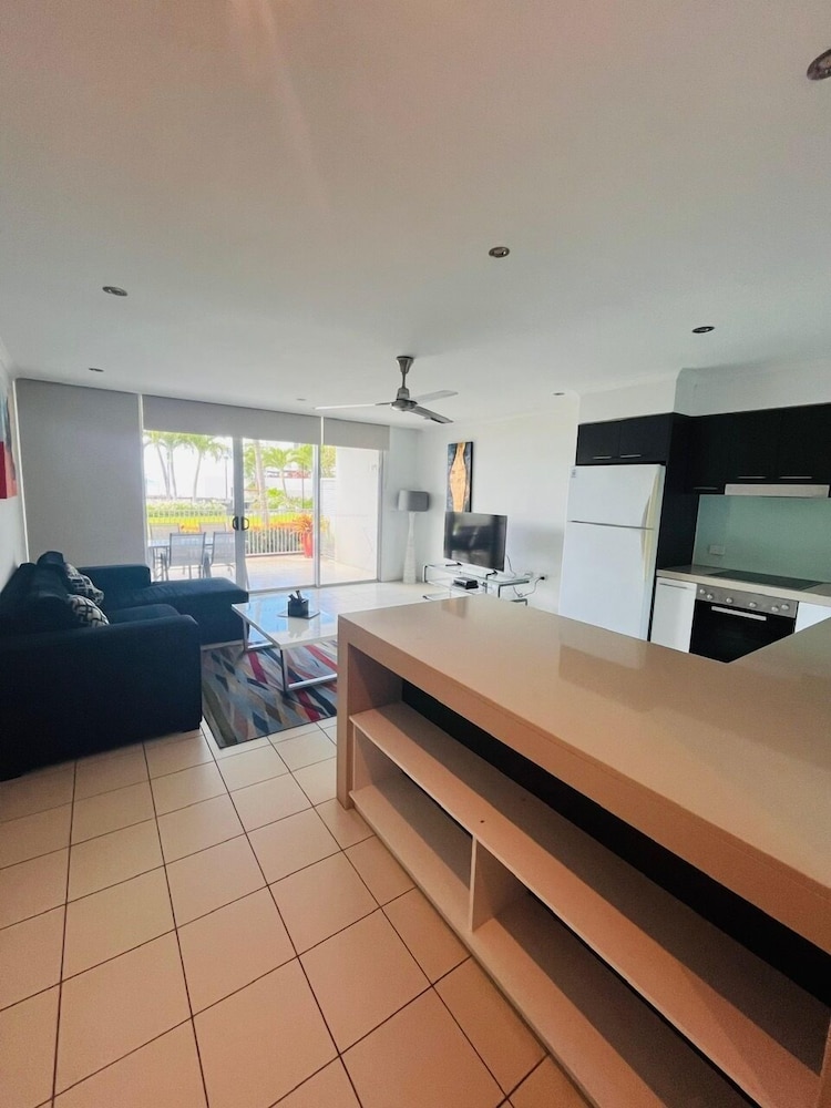 1 Bedroom Water View Spa Apartment - Photo 6