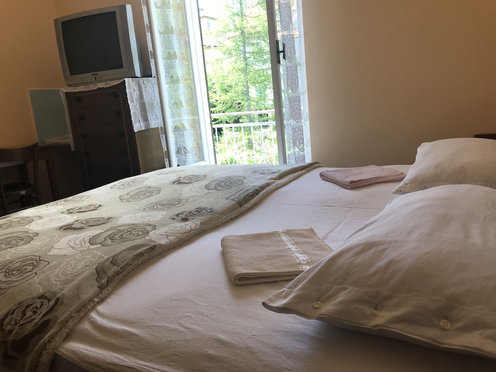 Quadruple Room, Multiple Beds, Non Smoking photo 2