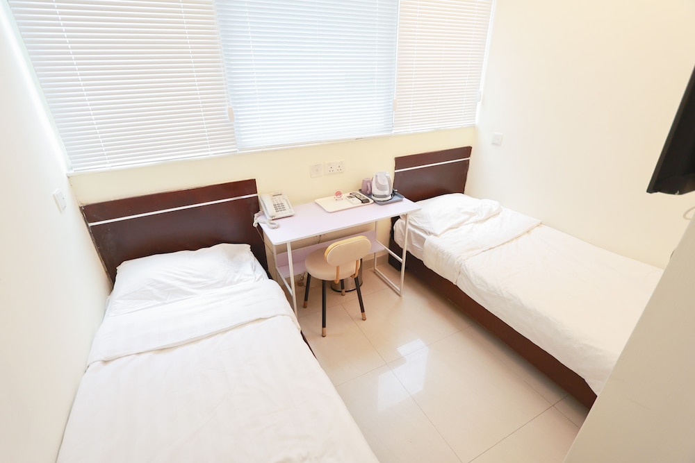 Economy Triple Room - Photo 4