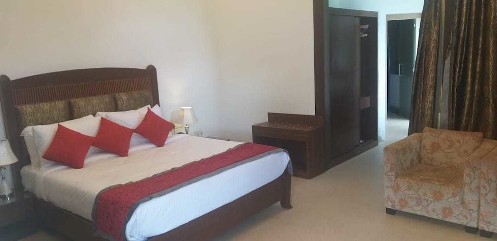 Deluxe Single Room, 1 Double Bed, Lake View, Lakeside photo 1