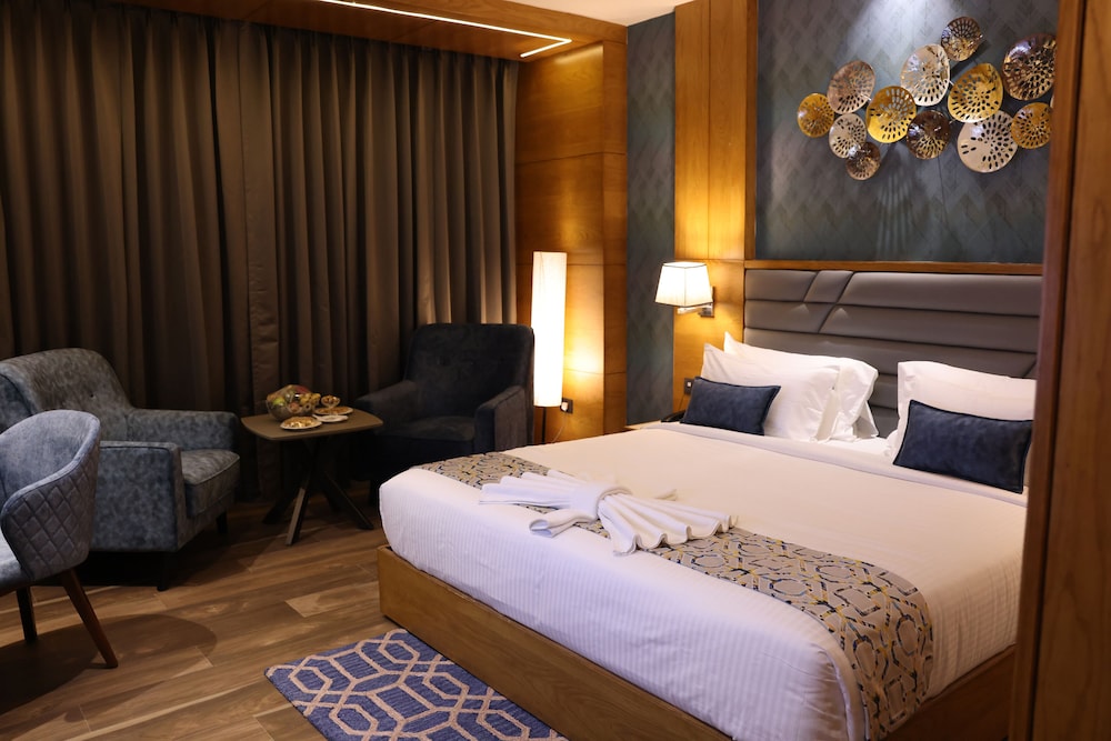 Deluxe Room - Photo 8