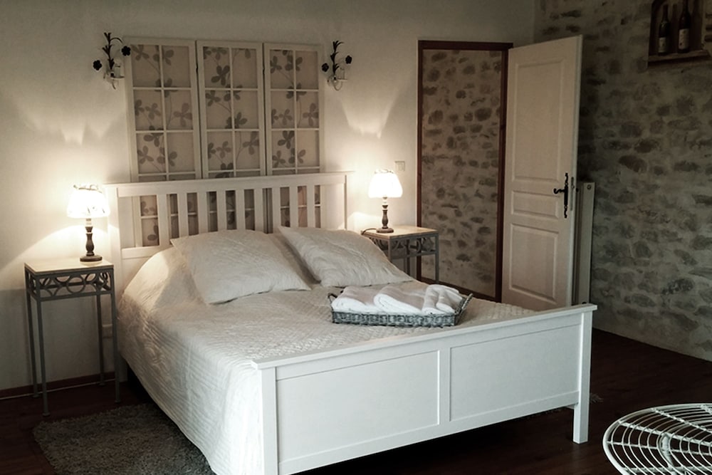 Deluxe Double Room, 1 King Bed, Garden View photo 1