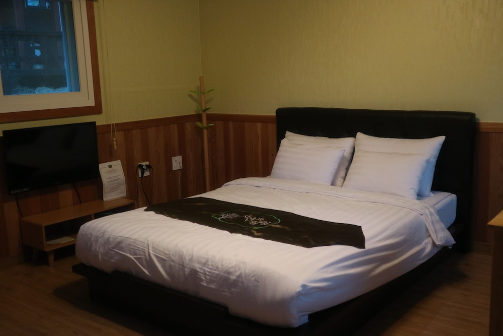 Bed Room (8 PY) - Photo 3
