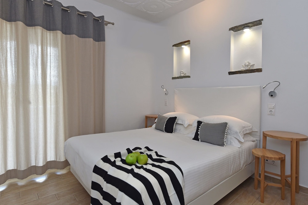 Small Comfort Room, Balcony photo 3