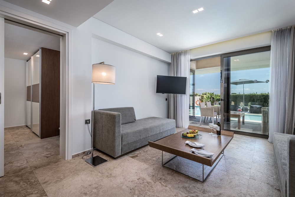 Deluxe Bungalow Suite with Private Pool - Photo 3