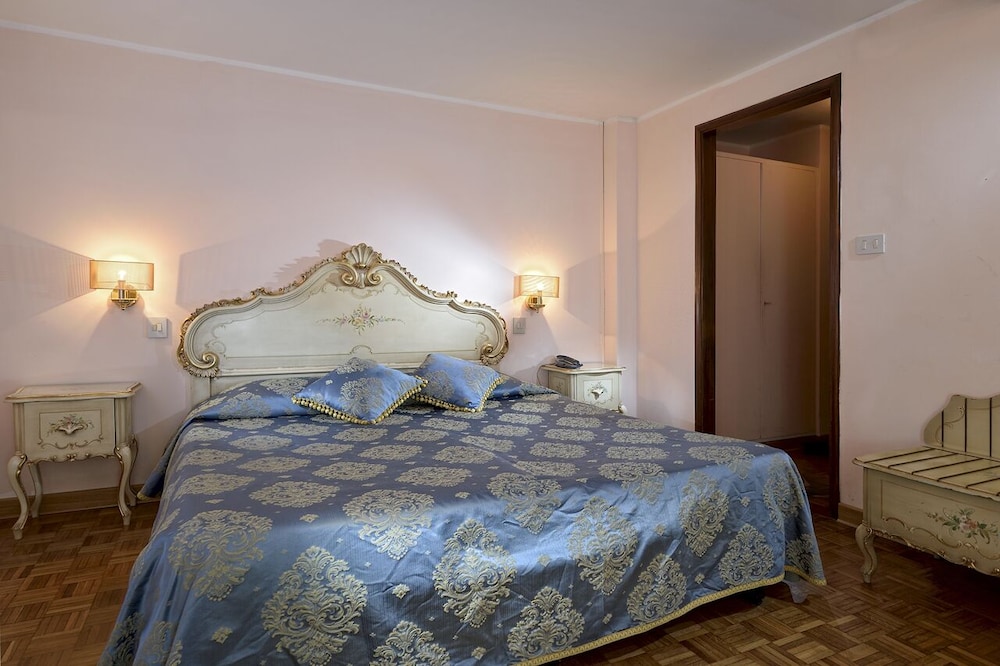 Classic Double Room, 1 Queen Bed photo 2
