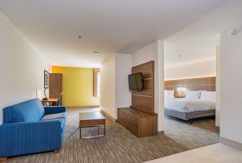 Suite, Multiple Beds photo 1