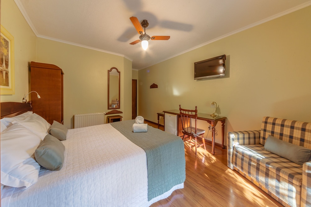 Deluxe Twin Room photo 2