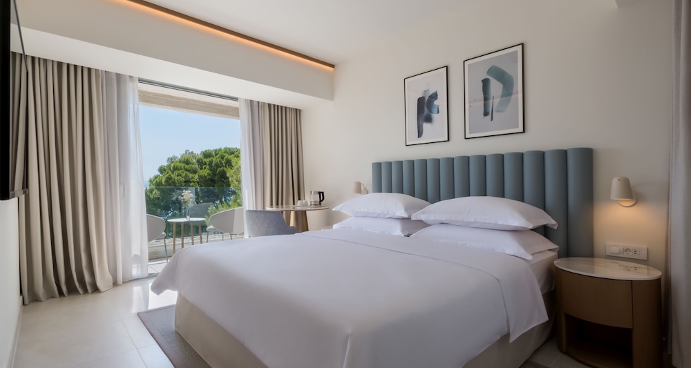 Standard Double or Twin Room, Balcony, Partial Sea View