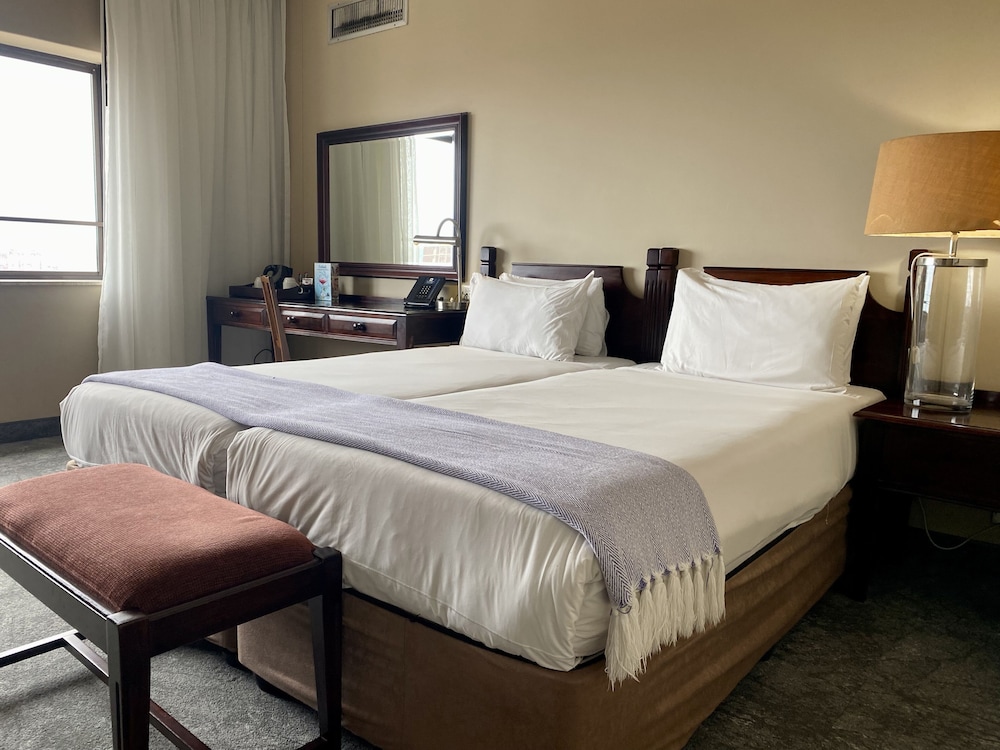 Deluxe Twin Room, 2 Twin Beds, Non Smoking, City View thumbnail 6