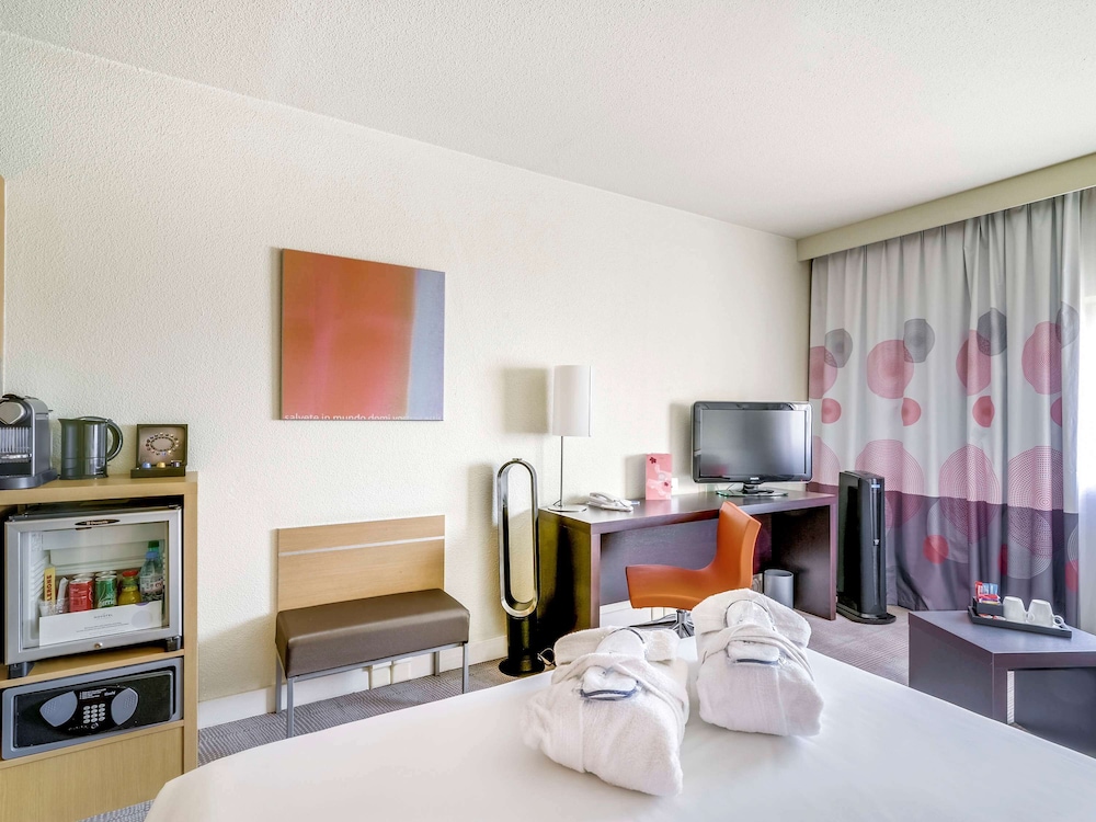 Executive Room, 1 Double Bed with Sofa bed - Photo 4