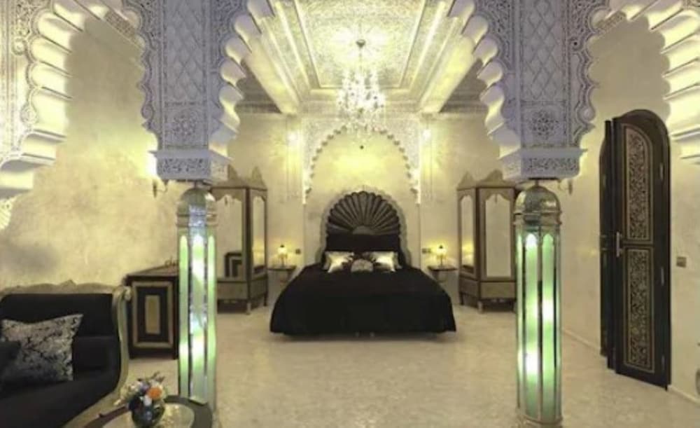 Luxury Suite photo 1