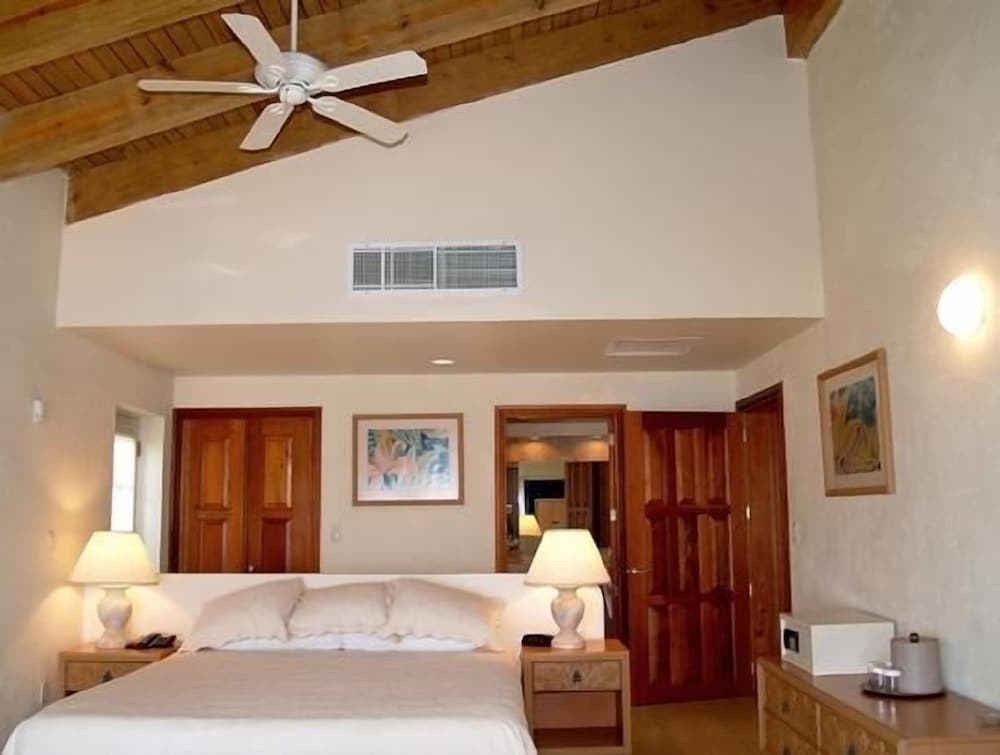 Family Room photo 1