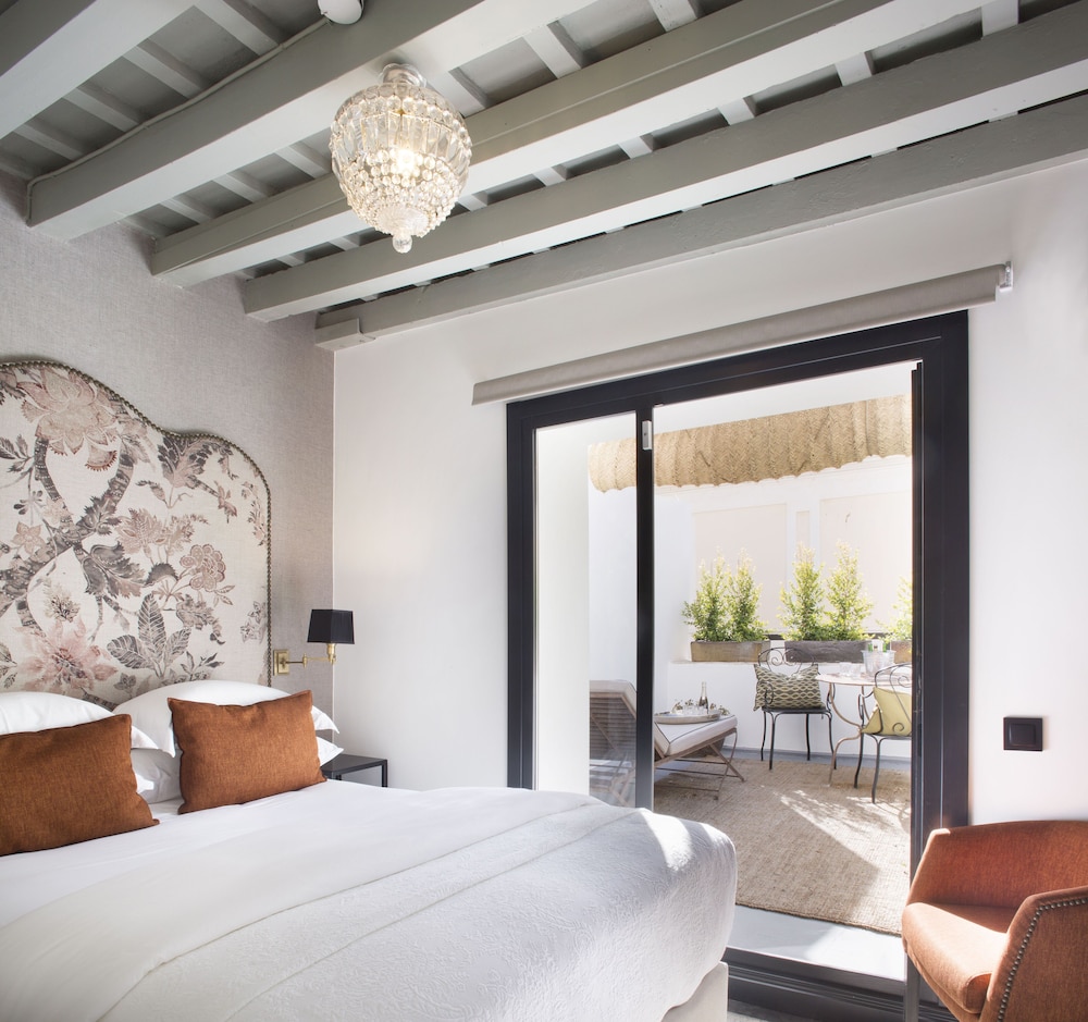 Comfort Room, Terrace