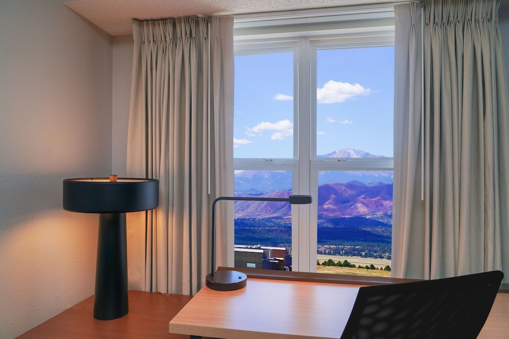 Suite, 1 Queen Bed with Sofa bed (View) photo 1