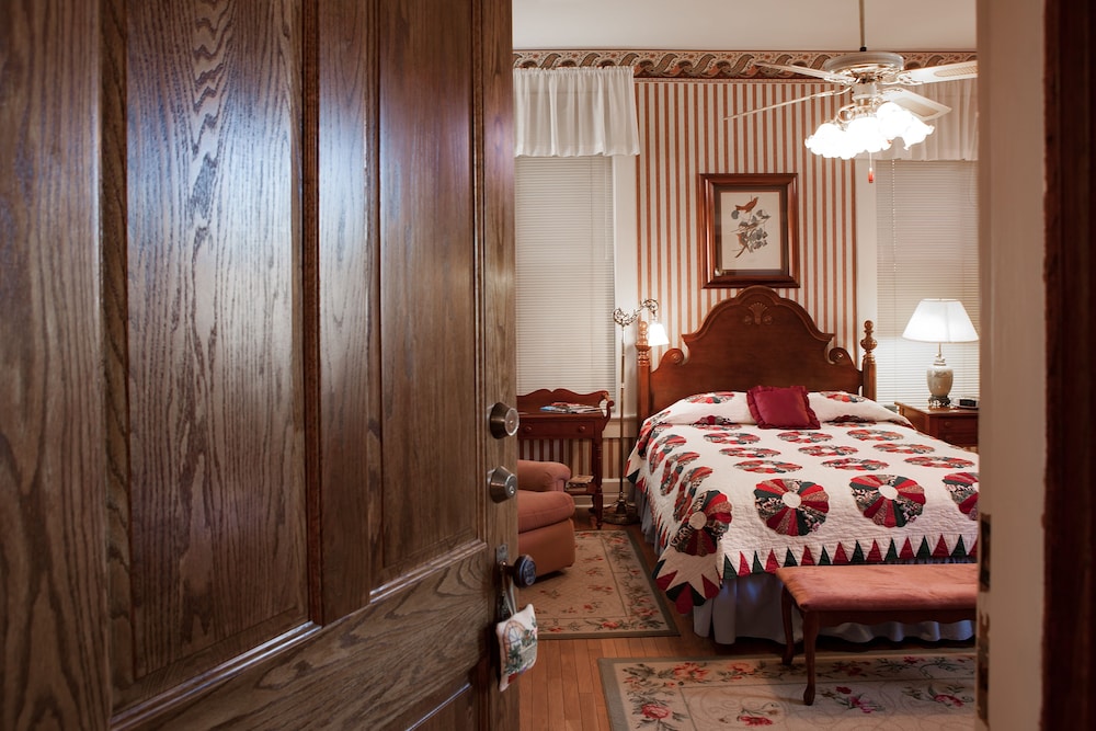 1-Audubon Mill Park Room photo 1