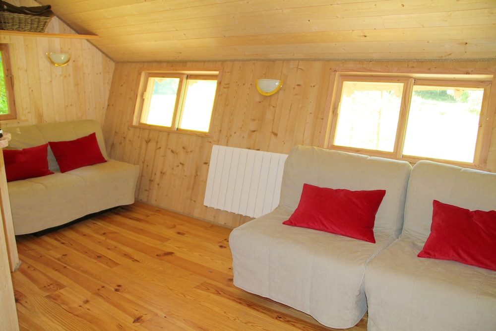 Cabin (Sarrazine) photo 2