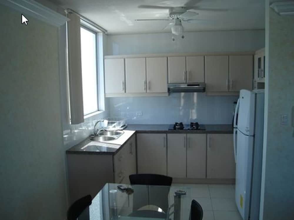 Apartment, 3  Bedrooms Non Smoking photo 3