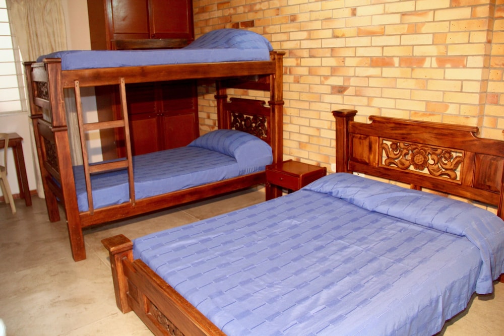 Quadruple Room (Air Conditioner)