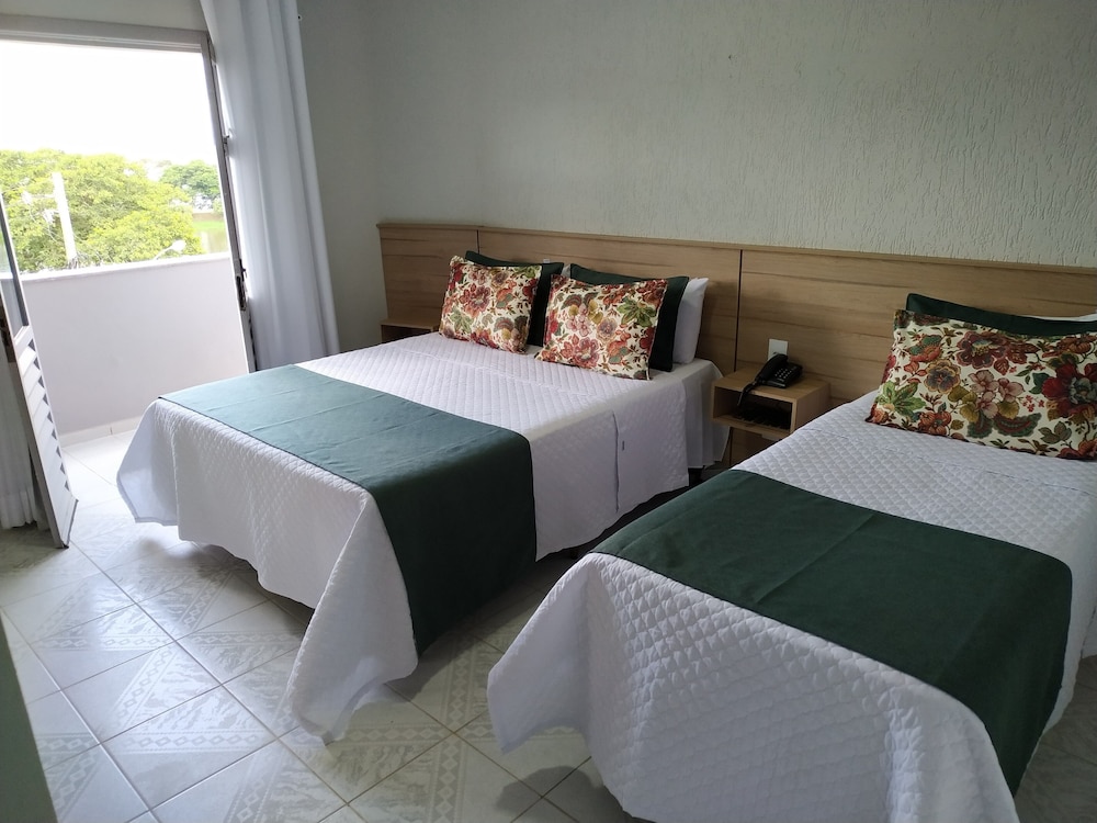Suite - Photo 1