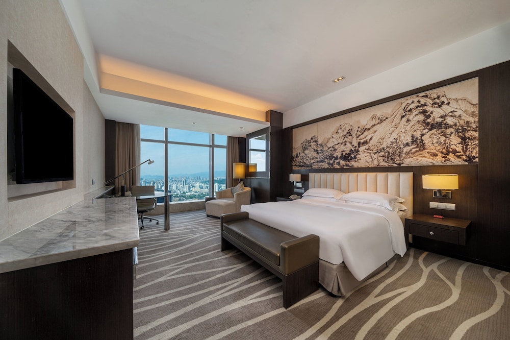 Standard Room, 1 King Bed, Lake View