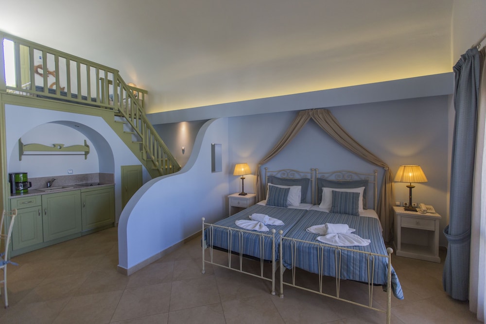 Room (Maisonette)