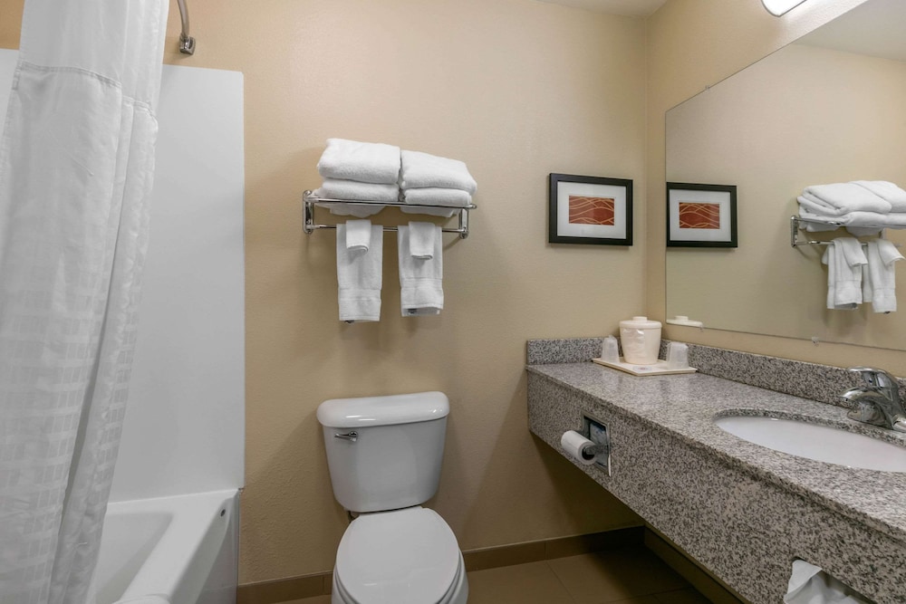 Standard Room, 2 Queen Beds - Photo 4