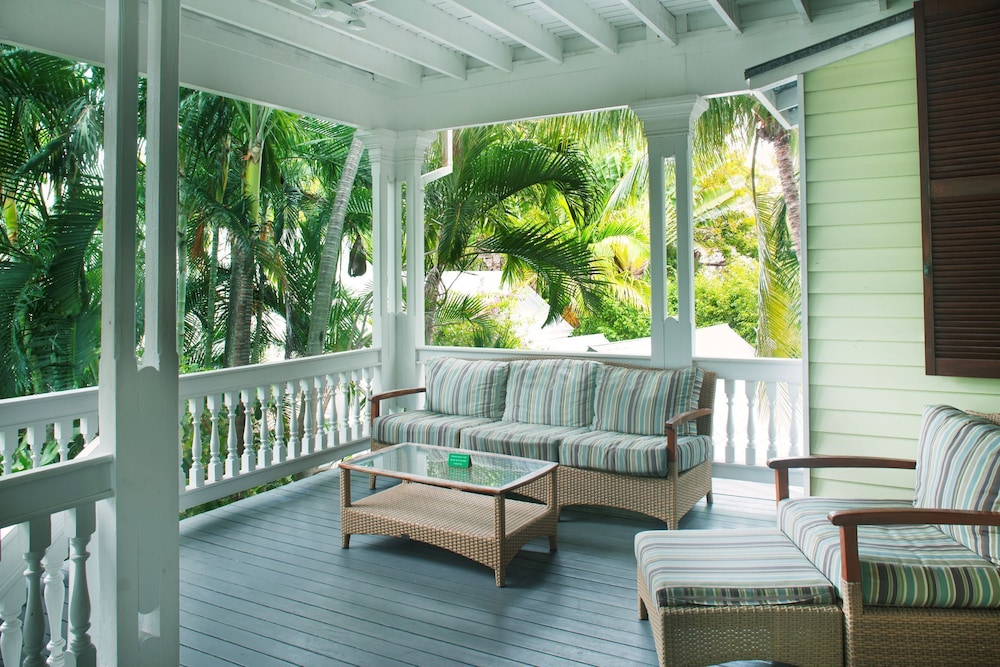 Island City House Queen Suite w/ Porch photo 3