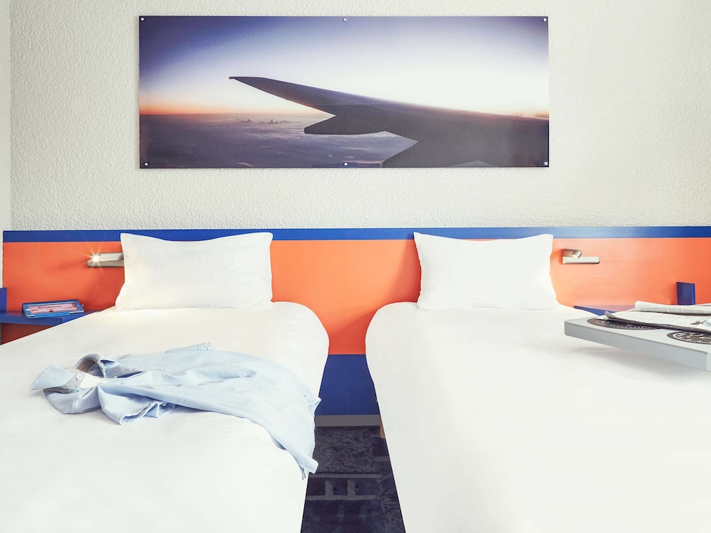 Standard Room, 2 Twin Beds - Photo 5
