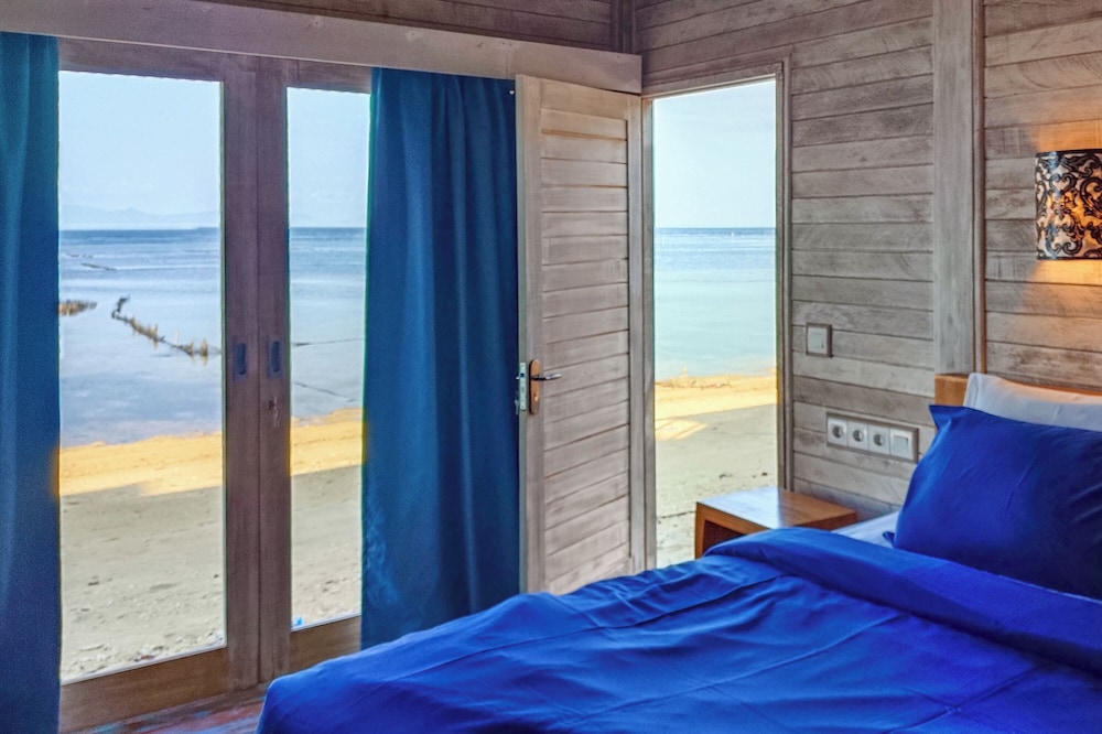 Villa, 2 Bedrooms, Beachfront photo 2