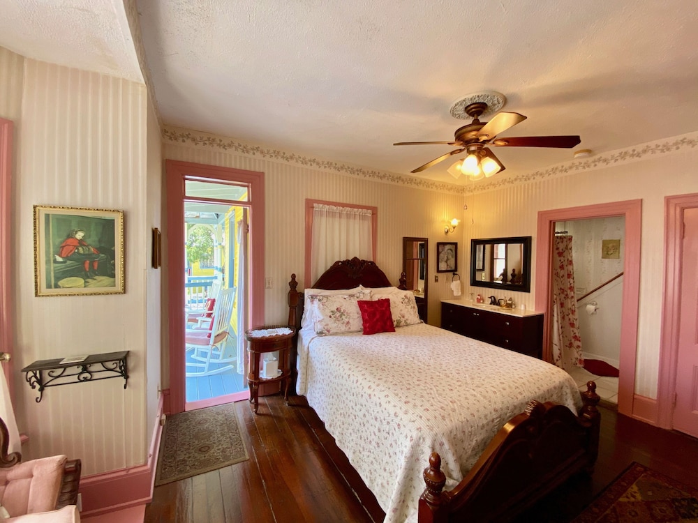 The Elizabeth Bedchamber. photo 3