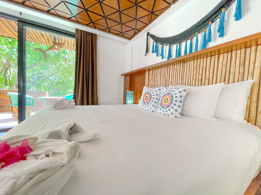 Luxury Room, Pool Access