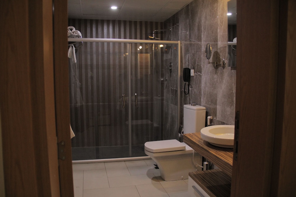 Junior Suite, 1 Bedroom, Balcony, City View photo 2