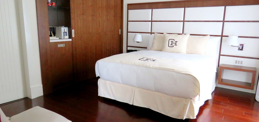 Presidential Suite, 1 King Bed, Jetted Tub