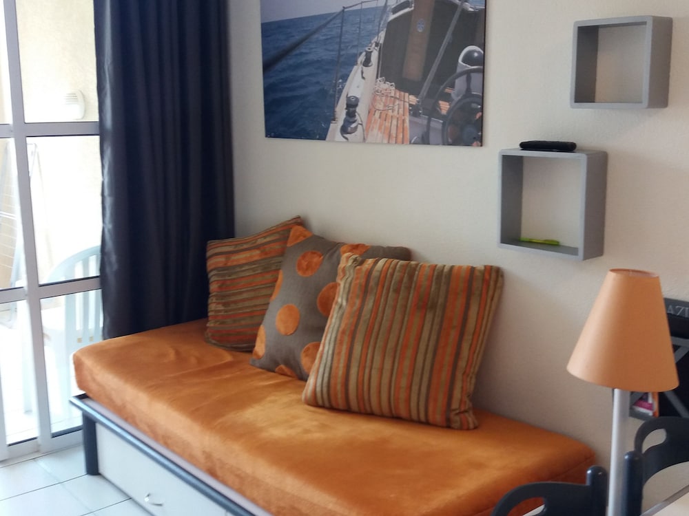 Basic Apartment (201la)