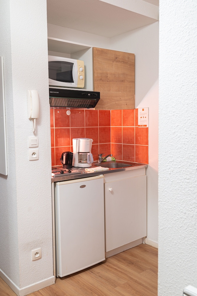 One Bedroom Apartement with 1 Sofa Bed and 2 Twin Beds - Photo 7