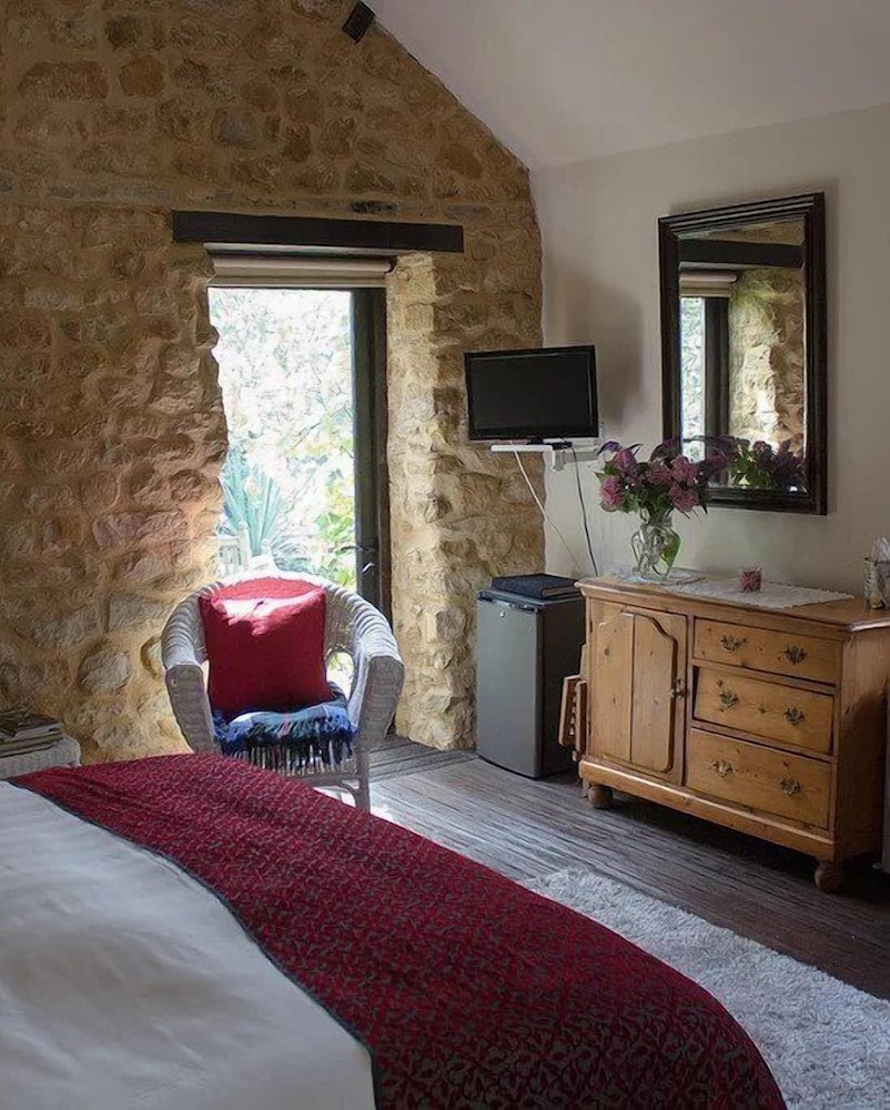 Double or Twin Room (Grooms Cottage) photo 3