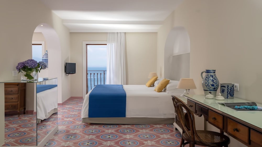 Superior Suite, Balcony, Sea View - Photo 3