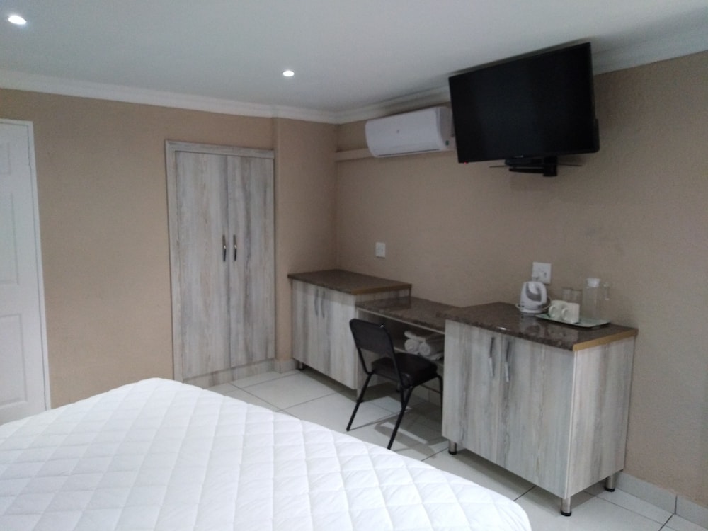 Quadruple Room - Photo 3
