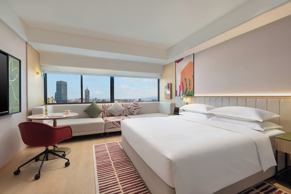 1 King Premium City View Single Sofa Bed