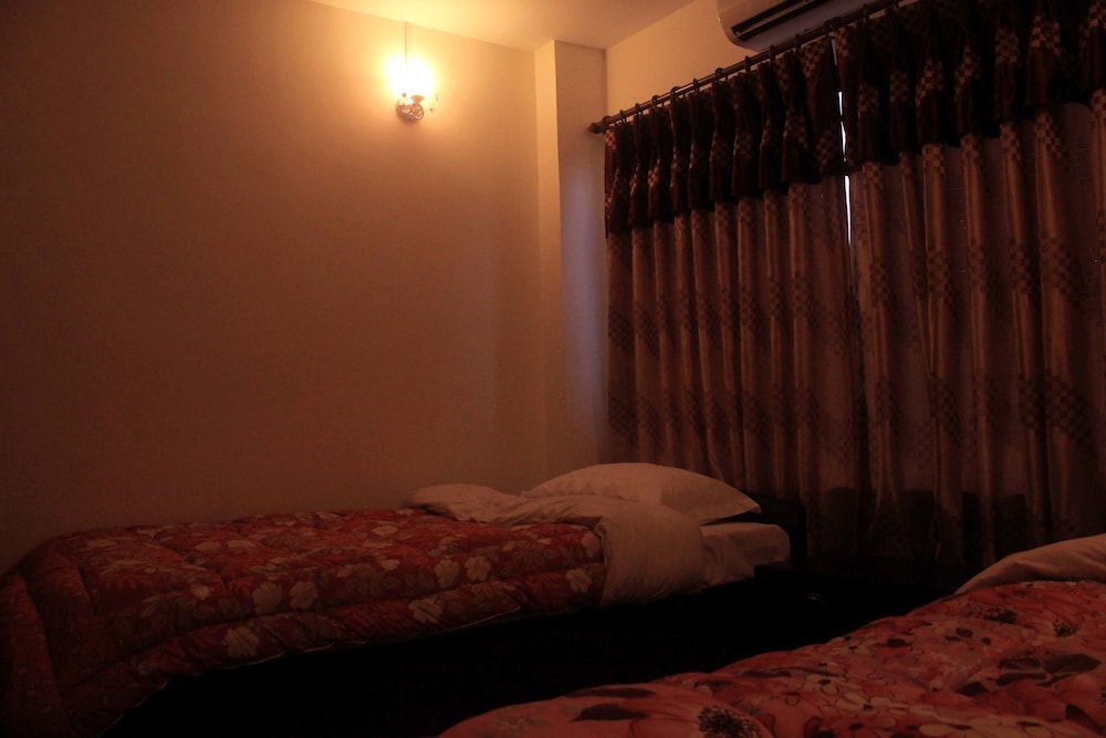 Twin Room, City View photo 2