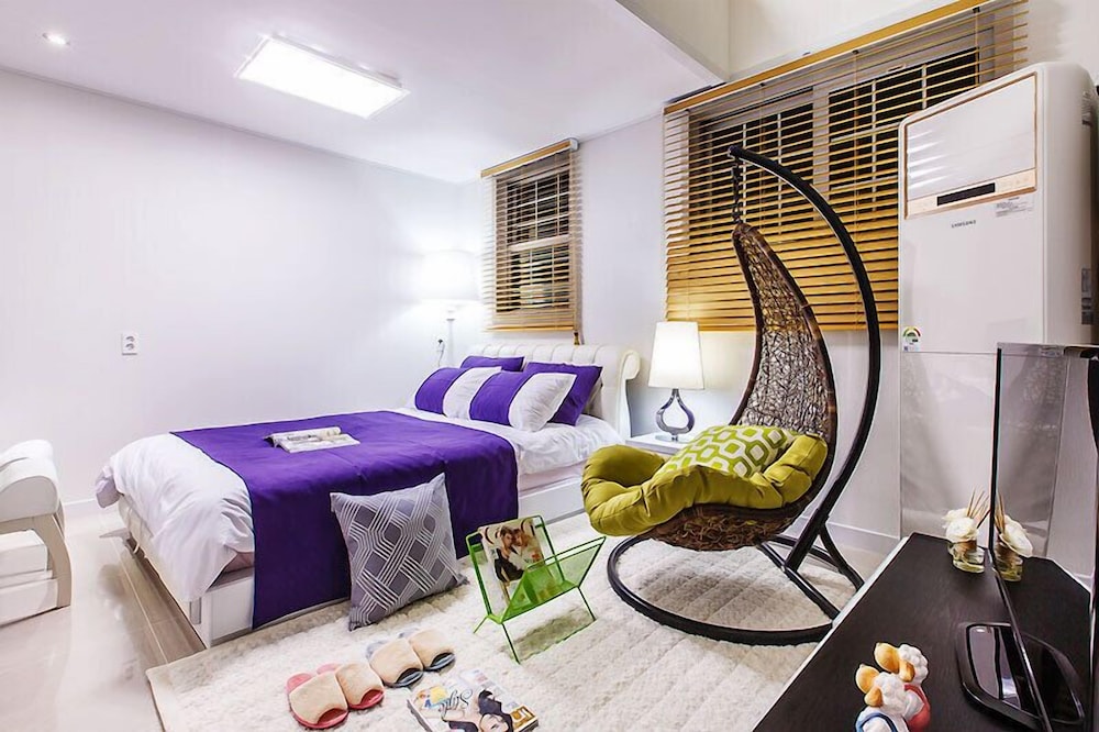 Duplex, Multiple Beds (Violet, 2F) photo 1