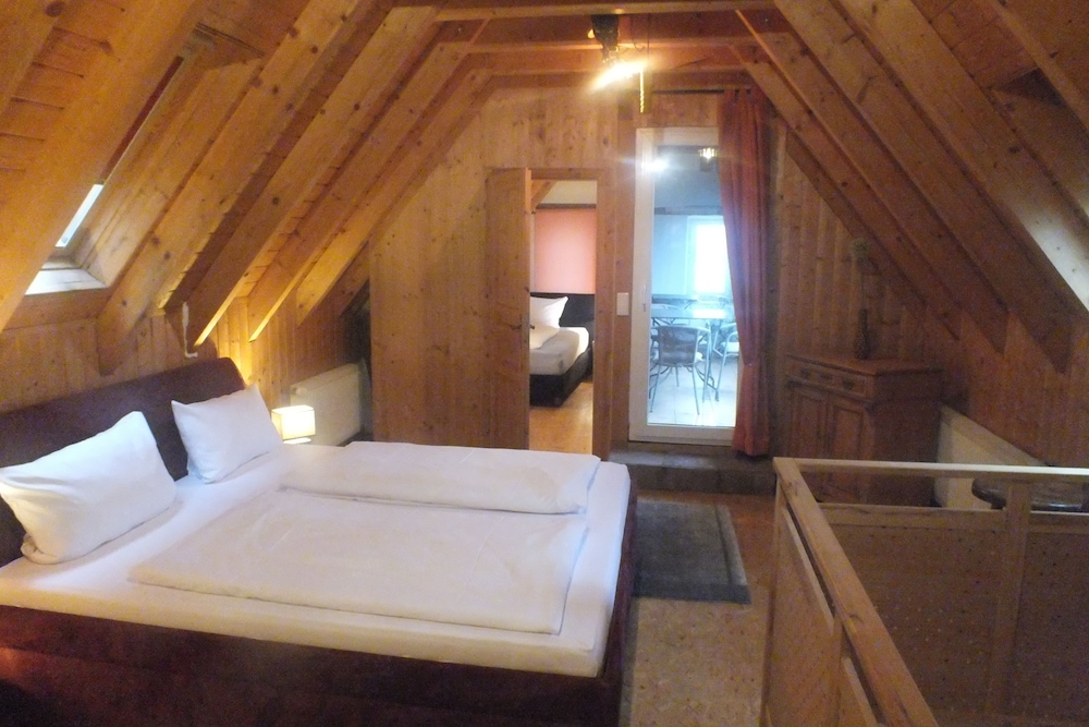 House, 2 Bedrooms, Balcony, River View photo 1