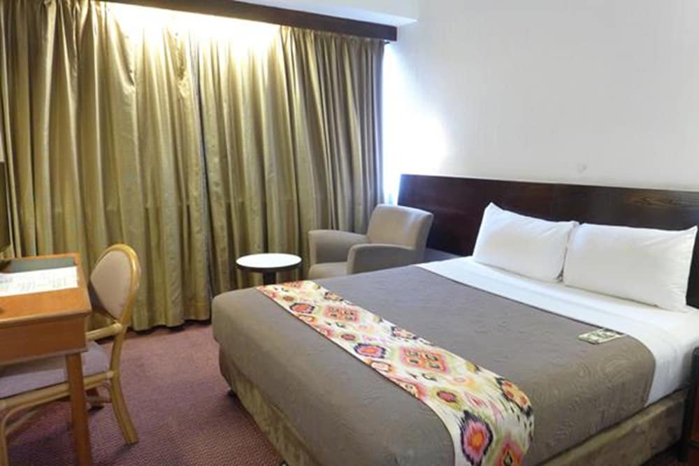 Deluxe Twin Room photo 3