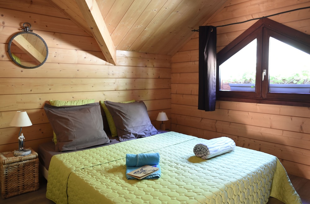 Double Room, Shared Bathroom, Mountain View (Le Bois Noir) photo 1
