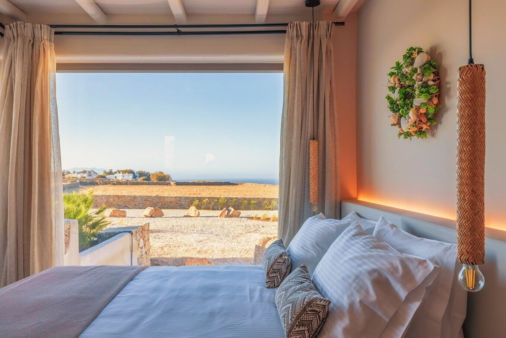Queen-Size Double Bed Luxury Suite with Private Pool - Photo 9