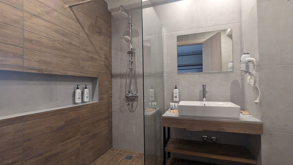 Triple Room | Superior Pool & Sea Front View photo 2