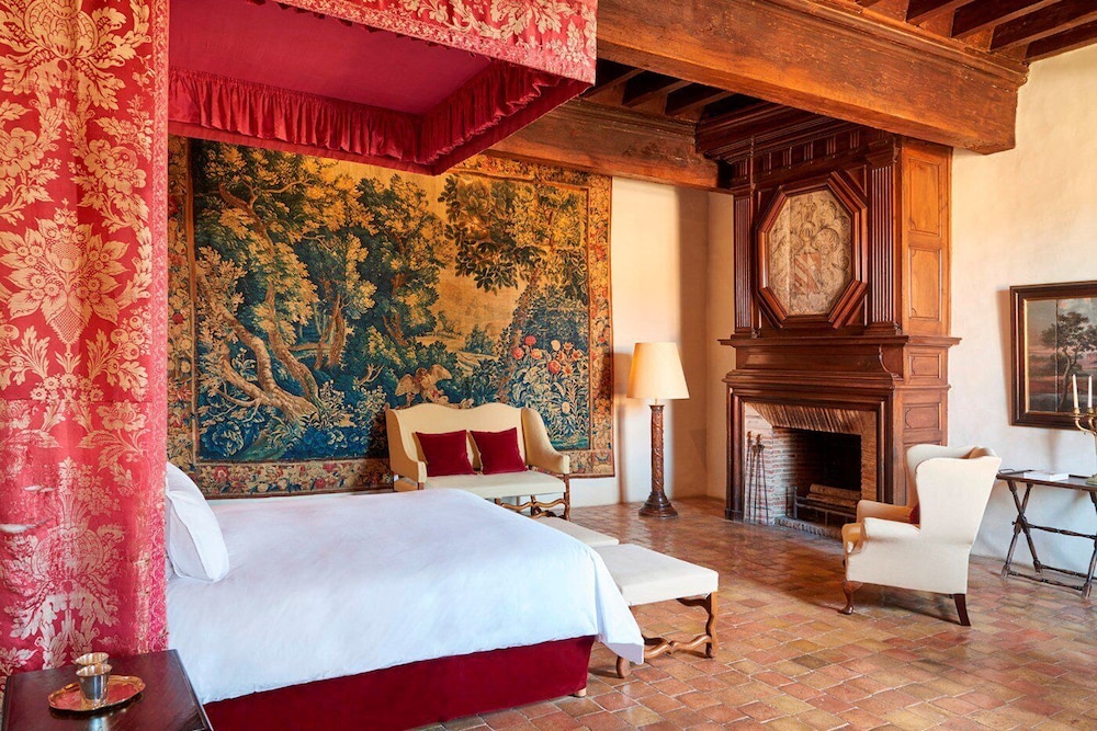 Classic Castle Suite, 1 Queen Bed or 2 Single Beds (upon availability) photo 1