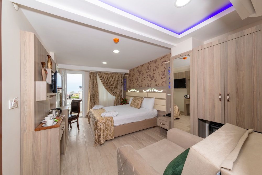 Standard Double Room, Balcony photo 3