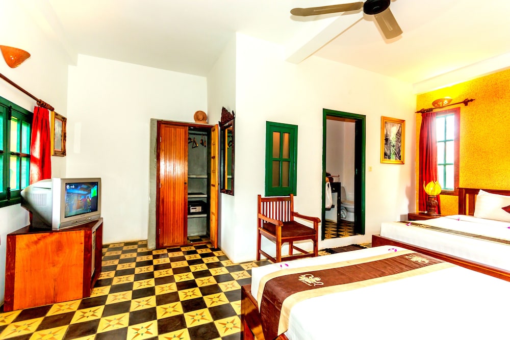 Deluxe Twin Room, 1 Bedroom, Balcony, Pool View photo 2